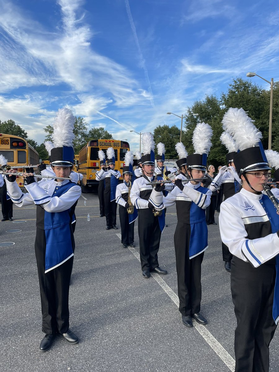 AtleeBandBoost's tweet photo. Warming up for Hermitage competition…#AtleeBand https://t.co/tONlWIGO1y