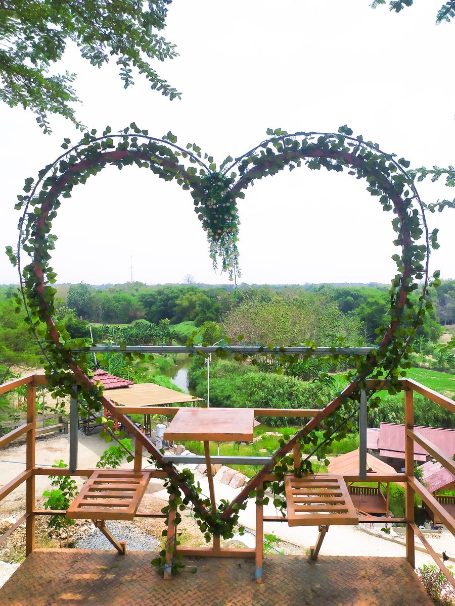 Pagi tweeps, hari Minggu ini kalian ngapain aja nih? Kalau aku lagi menikmati pemandangan di destinasi wisata desa dekat rumah namanya "Puthuk Kreweng" Mojodelik Bojonegoro. 

Kali ini aku mau ngasih info menarik tentang Paralimpiade Indonesia di Threadku ini ya !! Simak ya !!