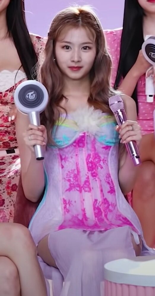 aikawho_'s tweet photo. just here to say sana swan lake princess https://t.co/nIxQt3tKRt