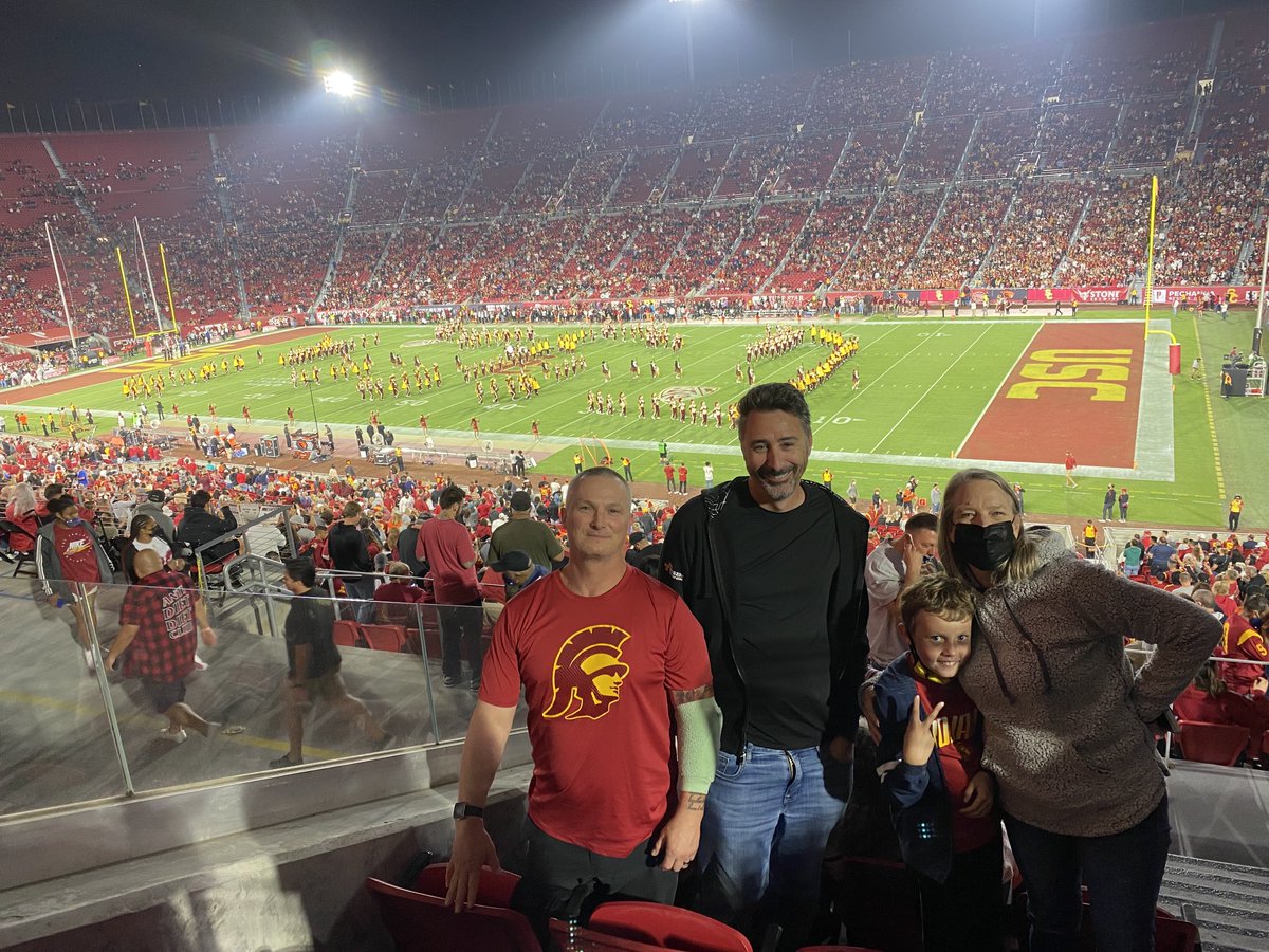 CusickRandy's tweet photo. #uscselfie https://t.co/OX4MA4bnEh