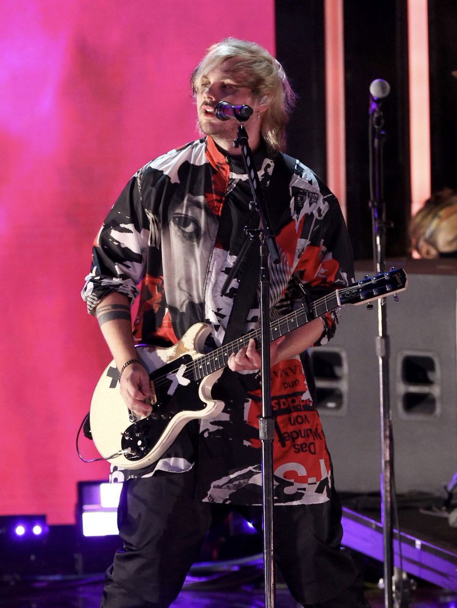 AnaKMartinez7's tweet photo. @Michael5SOS https://t.co/PZYSRIMAXF