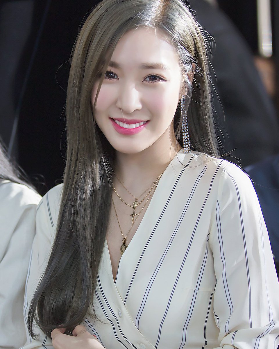 hourlytiffanys's tweet photo. https://t.co/sHQzVzH270