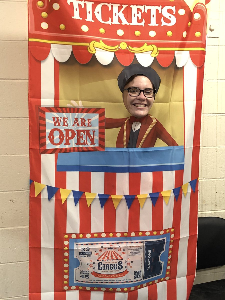 2665Asds's tweet photo. We had some fun at the Success Sharing Circus today! And enjoyed some yummy BBQ  @YeelayS @ChrisYoungHD  @BrendaKearney4 https://t.co/EybHlYobYc