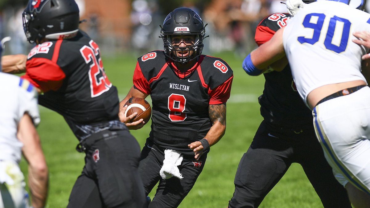 🏈 RECAP: <a href="/Wes_Football/">Wesleyan University Football</a> puts up 27 unanswered, defeats Hamilton

STORY 🔗 athletics.wesleyan.edu/news/2021/9/25…

WES NOTES 📓
➡️ Cards welcome 3600+ in their home opener
➡️ David Estevez '22 throws for 91 w/ 2 TD, rushes for 69
➡️ Charlie McPhee '22 finishes with his first career 100-yard game