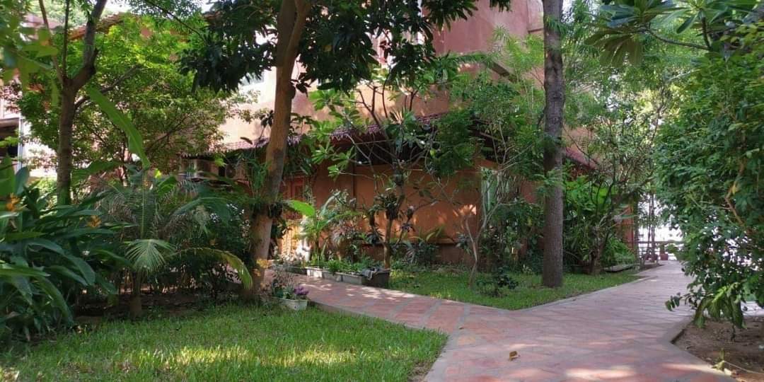 LuyLight's tweet image. Mekong River Land for Sale 
Chroy Changvar City Center and River View 
  
✅ Hard Tittle LMap : 3015m2 after deduct river bay 50m
✅ Land Size  42.97m x 96m (next to the river) 
✅ Exact land usable area used to the river over 4000m2 Plus 
✅ Located in Sangkat Chroy Changva,