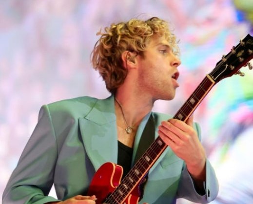 lietome_luke's tweet photo. LUKE HEMMINGS THE KING, THE LEGEND https://t.co/TrX2FhkF8q