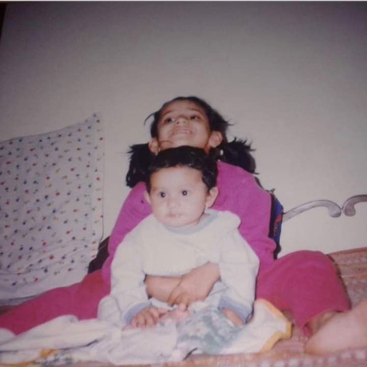 ria_dabi's tweet photo. मेरी मार्गदर्शक बड़ी बहिन #tinadabi के साथ बचपन की फ़ोटो।।। #UPSCResult #UPSC @Ria_dabi @PMOIndia https://t.co/c16LtxGoA1