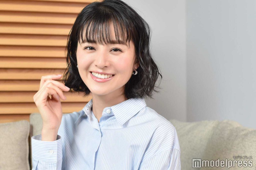 新着new 女優 鈴木ちなみ Cmグッズ ニッポンレンタカー 激かわ制服姿 非売品クリアファイル 超美品の 非売品クリアファイル