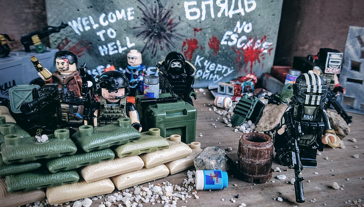 JohnsonLuyen's tweet image. Lego Escape From Tarkov Scav Bosses Competed

#escapefromtarkov #LEGO #EFT @bstategames