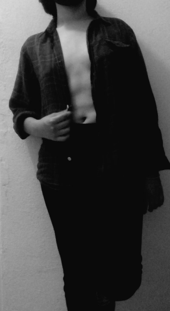 Beingbetta's tweet photo. > New in nsfw twt 
> 21 yo 
> bi 
> genderfluid 
> she/he/ them 
> switch 
> kind of femdom 
rt or ♡ to mutual https://t.co/6pPlpn1IhK