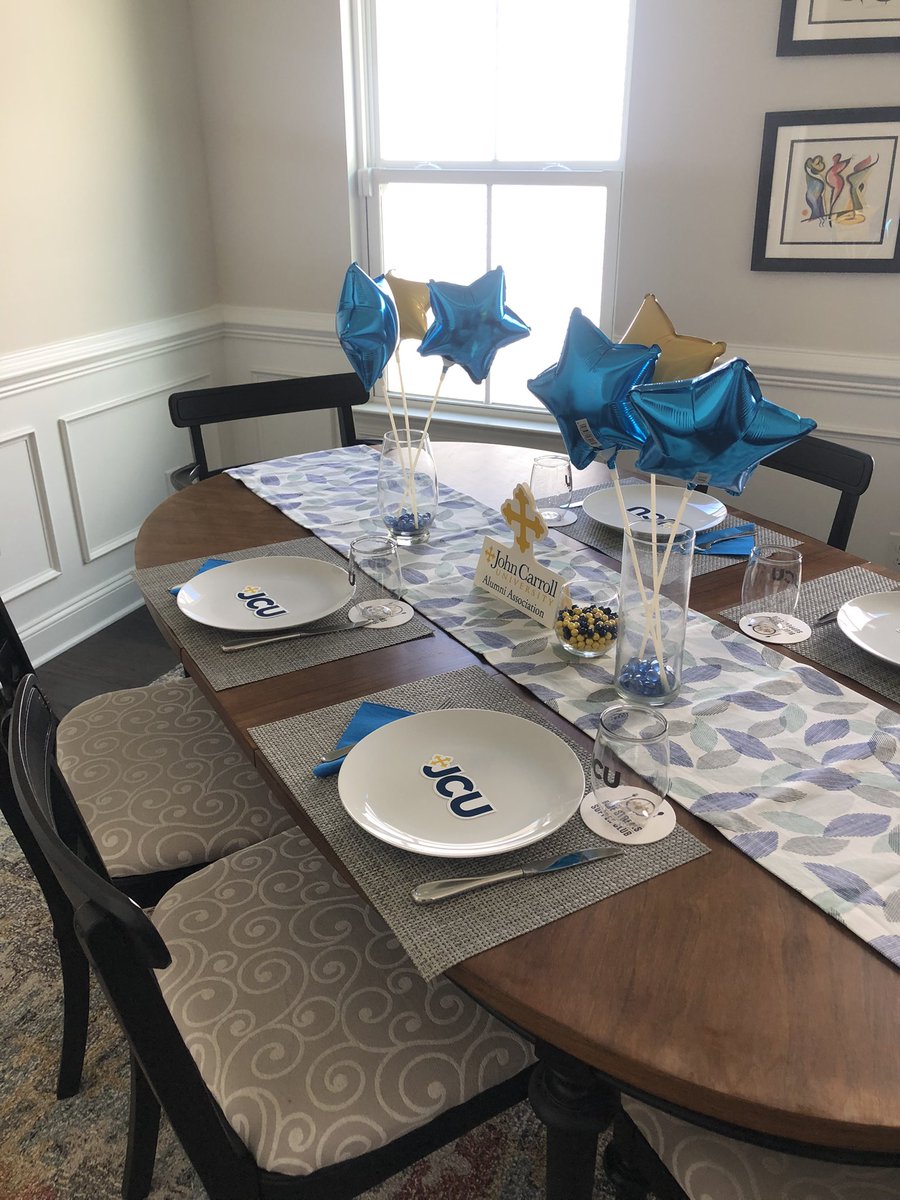 Longtime friends gather for JCU supper club! 💛💙 #jcusupperclub #jcualumni #bluestreaks