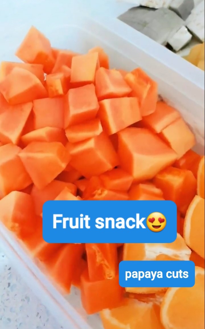 Samantha0797's tweet photo. After yoga, how 'bout something healthy to nibble while waiting...๐
#BeHealthy
#EatHealthy
#FruitySnack https://t.co/UOkYcpvehT