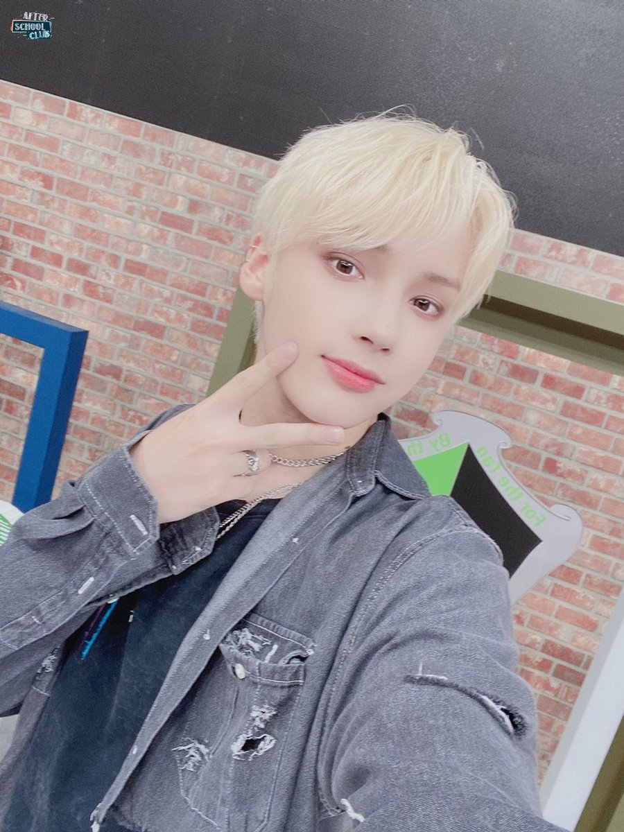 txt_bighit_pic's tweet photo. #TOMORROW_X_TOGETHER
#TXT_ASC #TXT 🐧#HUENINGKAI
©~arirang_ASC
https://t.co/3C4yB1OeQj