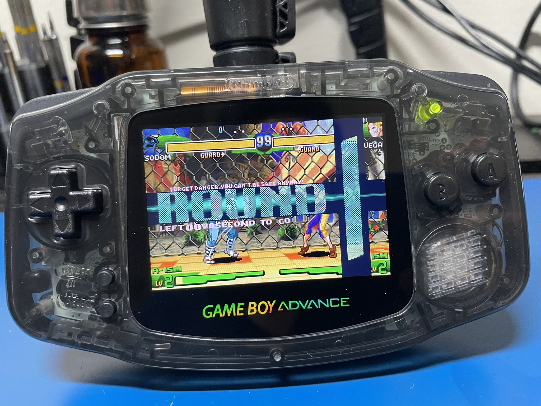 How do I fix my game boy advance sp the screen is black and white :  r/Gameboy