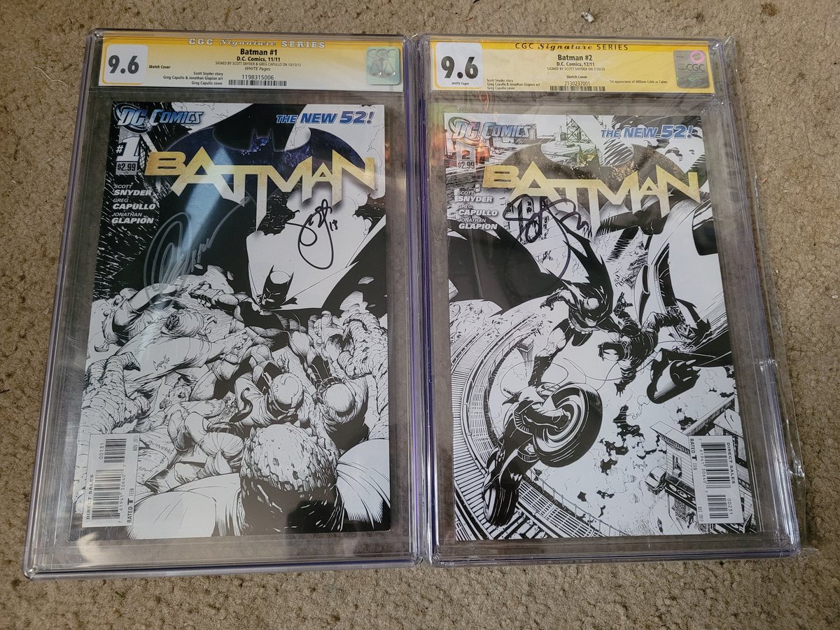 CBfiendclub's tweet photo. #signaturesaturday Our #cbfceastchapter brother/club member @Dollarbinbandit has a Batman 1 sketch variant @CGCComics 9.6 2x signed so he just sent his Batman 2 sketch variant @CGCComics 9.6 to @trinitycomics11 to get signed by @GregCapullo at @newyorkcomiccon
#cbfc #batman https://t.co/JbHKLE2xA3