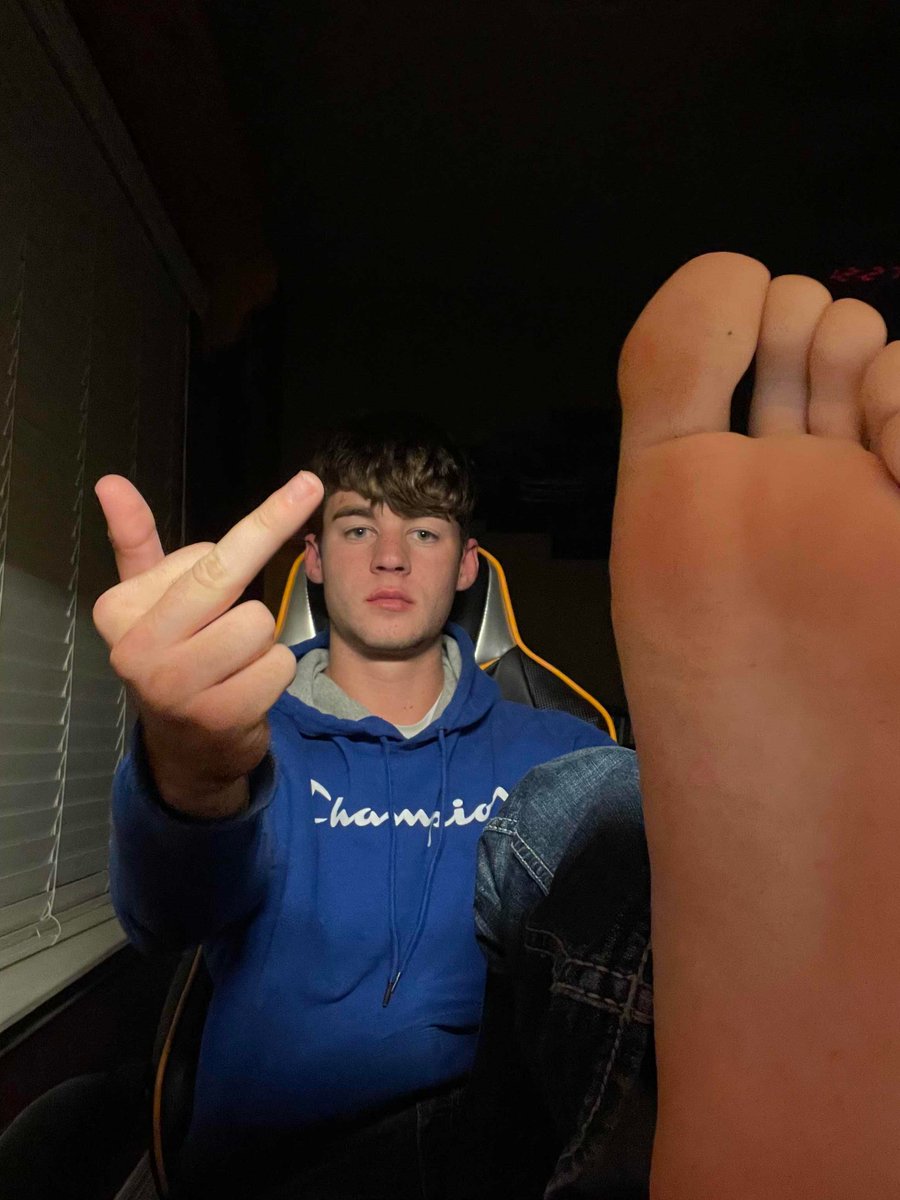 masterscottie's tweet photo. Satruday night pigs time for your master to party with your cash.  Sniff up to the 13s and get ready to send all you have #paypig #findom #cashpig @rt4dom @FOOTMASTERSRT @CockyStr8boyz https://t.co/3ICQttW7A7
