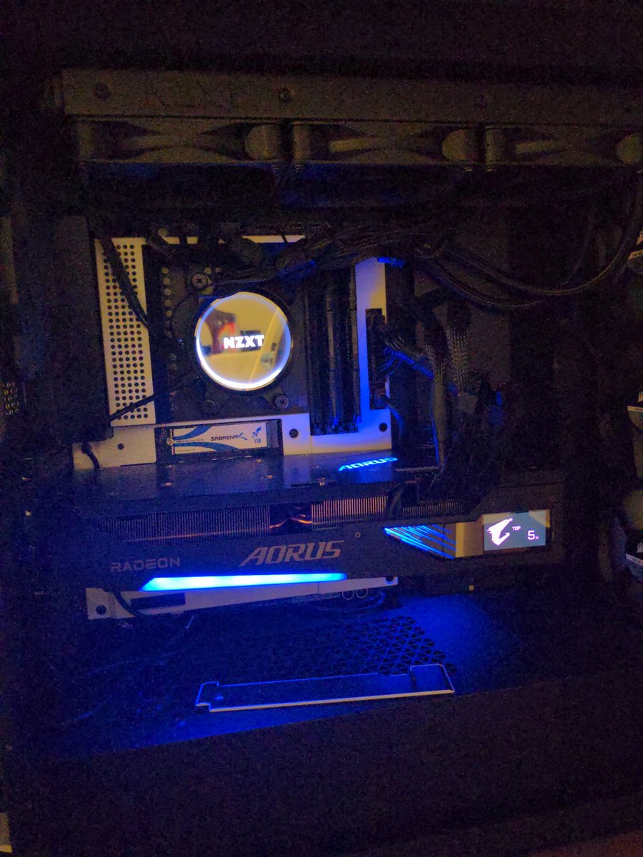 IndominusSSD's tweet photo. @AorusOfficial #BestHomePCSetup #PoweredByAORUS
Actually have a rather stellar 6800xt from you guys in here, so it is truly powered by Aorus. https://t.co/1l9MRfIlbT