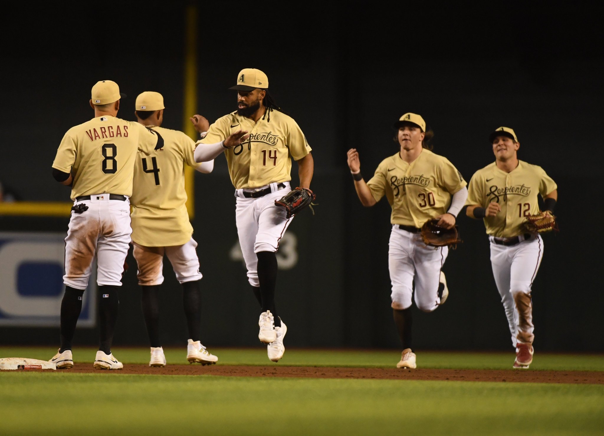 Arizona Diamondbacks on X: Las Serpientes strike back. #RattleOn