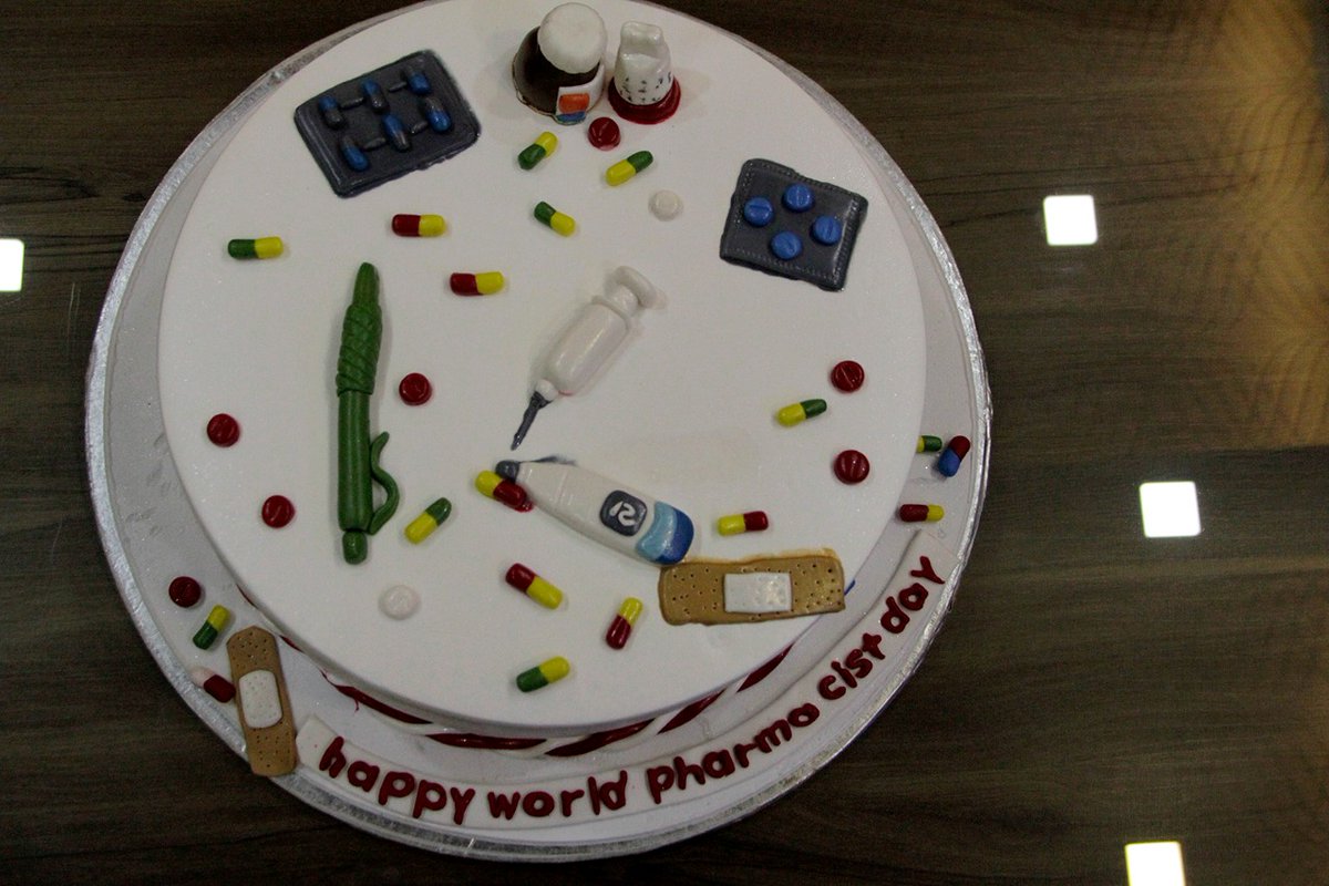anupmarg's tweet photo. Finally, we have a day to thank #Pharmacists &amp; we celebrated it with a bang at #MargERP office. They are our REAL SUPERHEROES. Even #Doctors are incomplete without them.

Don't forget to thank your #Local #Hyperlocal Chemist Shop.

#WorldPharmacistsDay 
#WPD2021 
@FIP_org https://t.co/10sZQhgU7e
