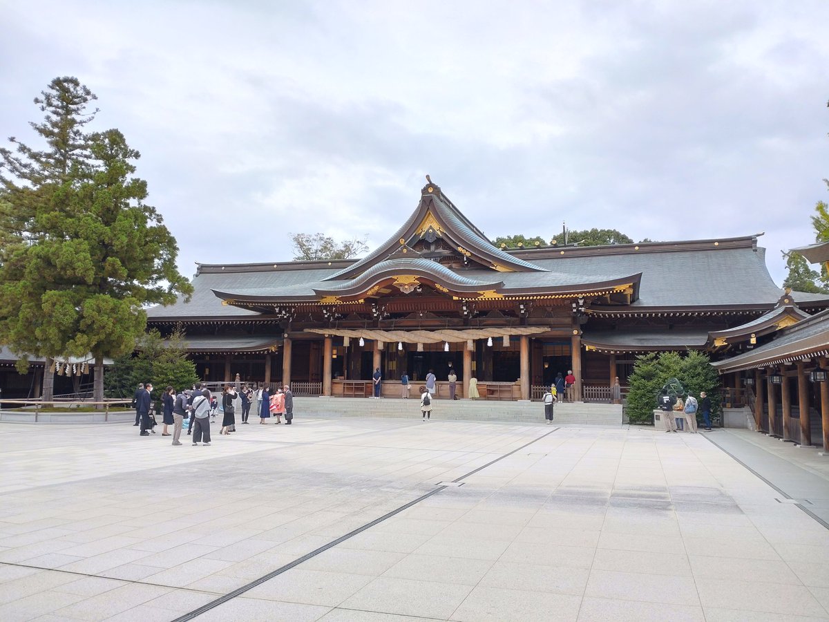 higeron0928's tweet photo. 最近体調崩してばっかで八方除け行ってきた
髭ロンの呪いが解けた

#てれてれってってってー
#レベルアップ
#寒川神社
#祓い給え清め給え https://t.co/98Wux6MsoA