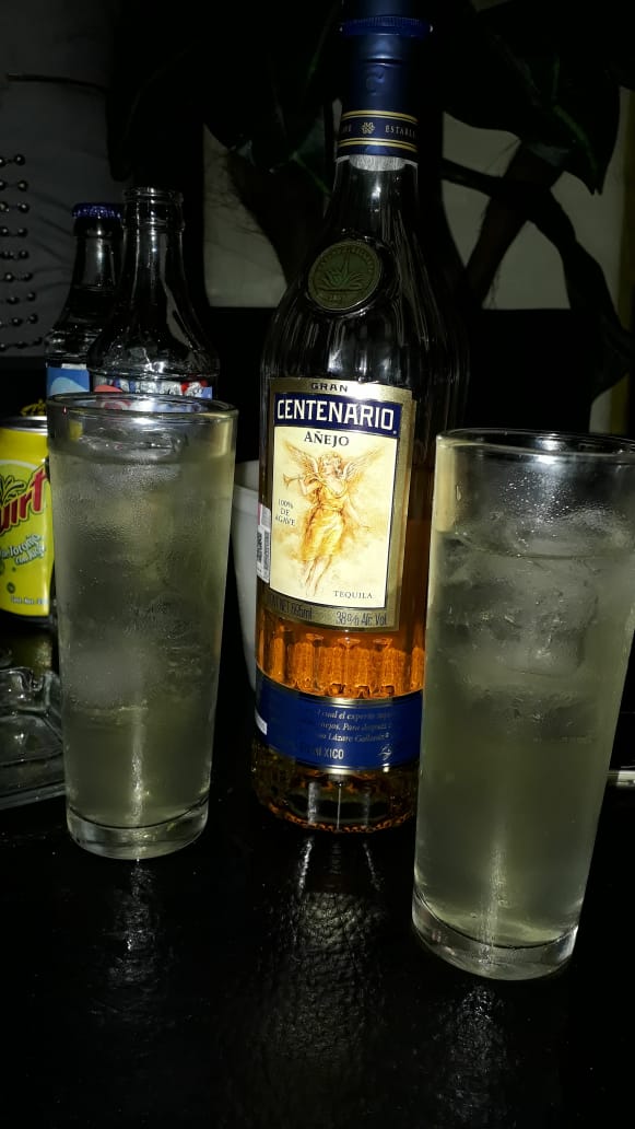 itza_tony's tweet photo. Disfrutando de una rica 😋 compañía ....#portatemal https://t.co/Qggnw3gQaC