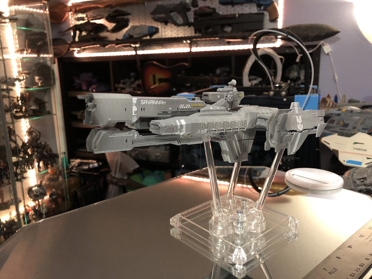 GeekToyLove's tweet photo. Most of the details done on this solid resin printed 11β UNSC Savannah. Still need to add the turrets and the front antenna and sheβll be done. She is also for sale and will include the flightpose stand. $450 plus shipping. https://t.co/funJ8AERqP