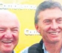 Gregoriodalbon's tweet photo. Que descanses Niembro. 
Seguí los pasos de @juancruzavila que así terminaran. 
SIN CONTRATO. 

Lo que quería Macri tu dueño y Angelici tu locador, jamás lo conseguirán con la gestión @tapiachiqui 

El fútbol no se privatiza. 
No será S.A. 

Se terminó la fiesta, como dice Serrat! https://t.co/Z9klGWvxtm