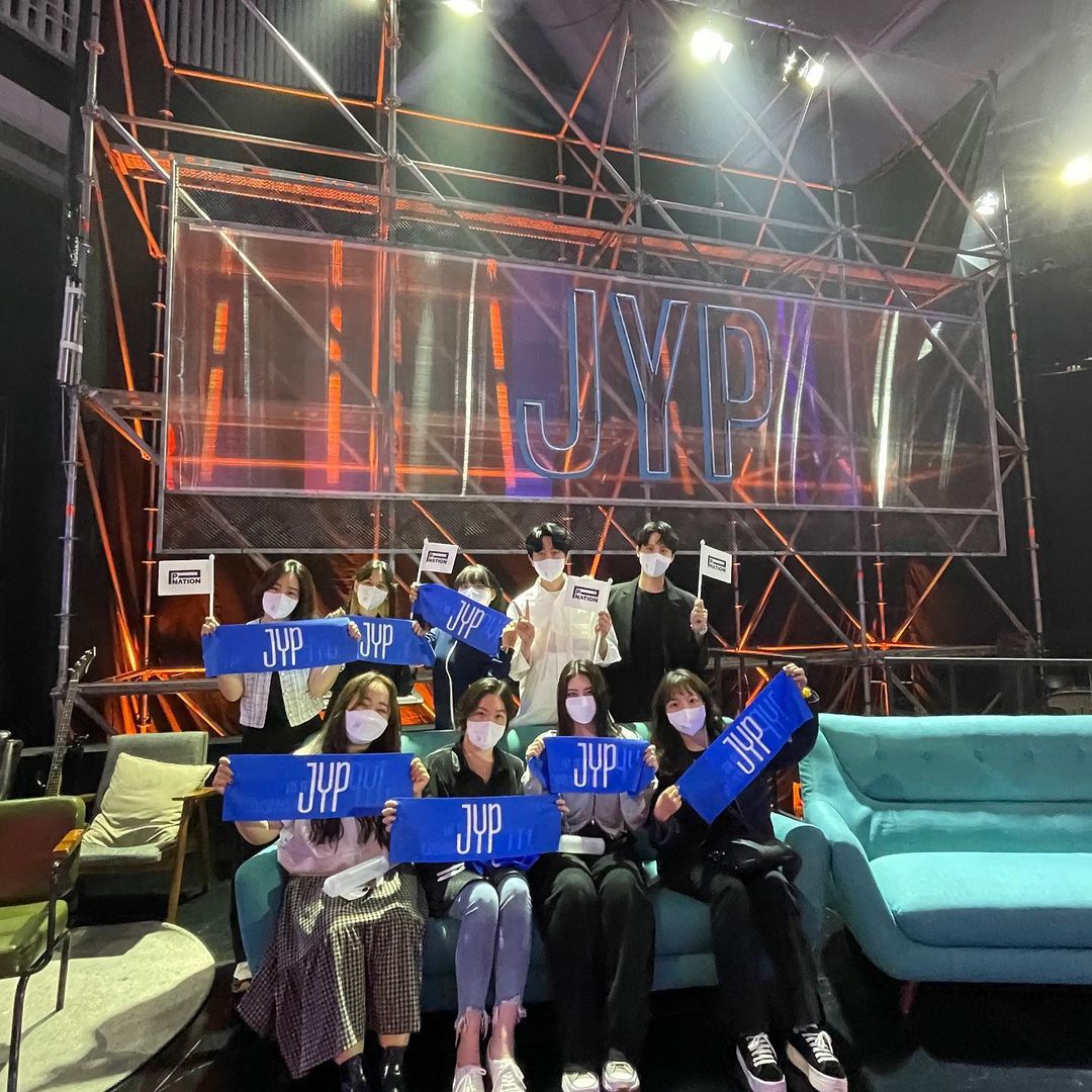 Keiju_noona's tweet photo. Will miss LOUD🥺

#LOUD #라우드 #JYPSY #JYP_LOUD #JYP #jyploud #PSY #PNATIONLOUD #Boysbeloud https://t.co/BWs8eo4WPH