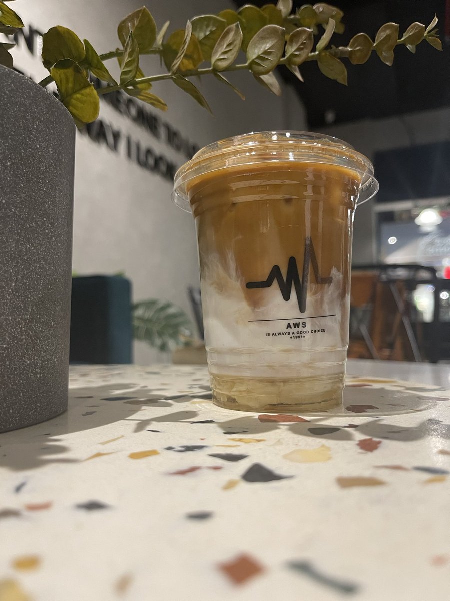Hudanew12's tweet photo. @awscoffee0 
تجربتي له كانت جميله جدا الكوفي لذيذ طعمه فيه شي حلو طلبت سبانش لاتيه بارد 🥰❤️❤️
بس حسافه جيت بوقت راح يسكر 
المكان هادئ وجميل ومرتب 
راح اعيد التجربه وانا مستانسه بإذن الله ❤️❤️
#تجارب #الرياص #الرياض_الان #تغطيات #كوفيهات #كوفيهات_الرياض #تغطيه #coffee https://t.co/2CaiAICs5c