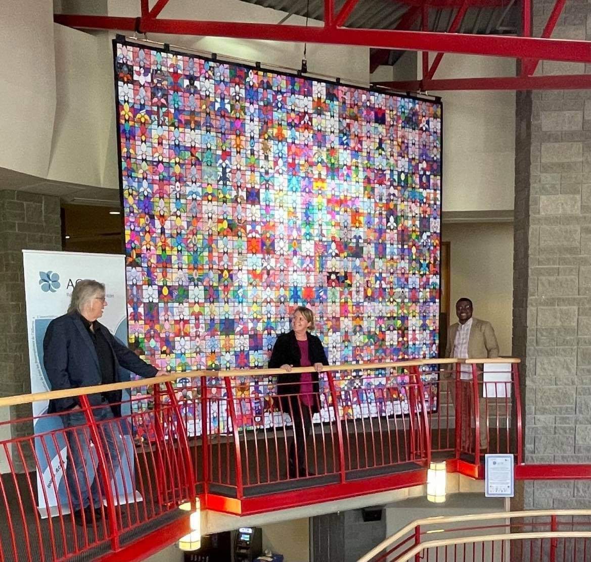 indexdeco's tweet photo. La Mosaïque de la Francophonie Stylisée est dévoilée! Merci à tous et à toutes pour cette oeuvre collective de 500+ francos!   Francophone’s Tapestry displayed for 2 weeks @citefrancophone #albertaculturedays #frab #francophoniecanadienne #yeg #journeesdelaculture #acfaedmonton https://t.co/vsHo1d9UgN