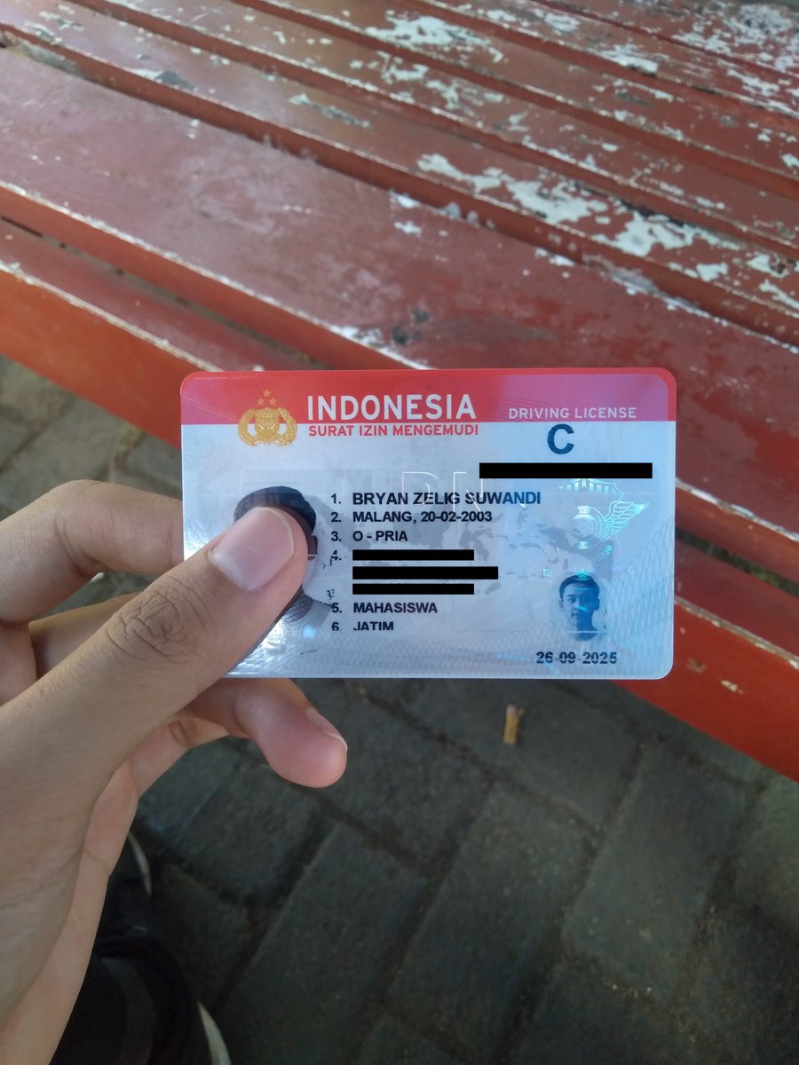 bryanzelig's tweet photo. Apakah lulus tes SIM tanpa orang dalam bisa dikatakan sebagai sebuah prestasi? Wkwk... https://t.co/SGywqEwhUv