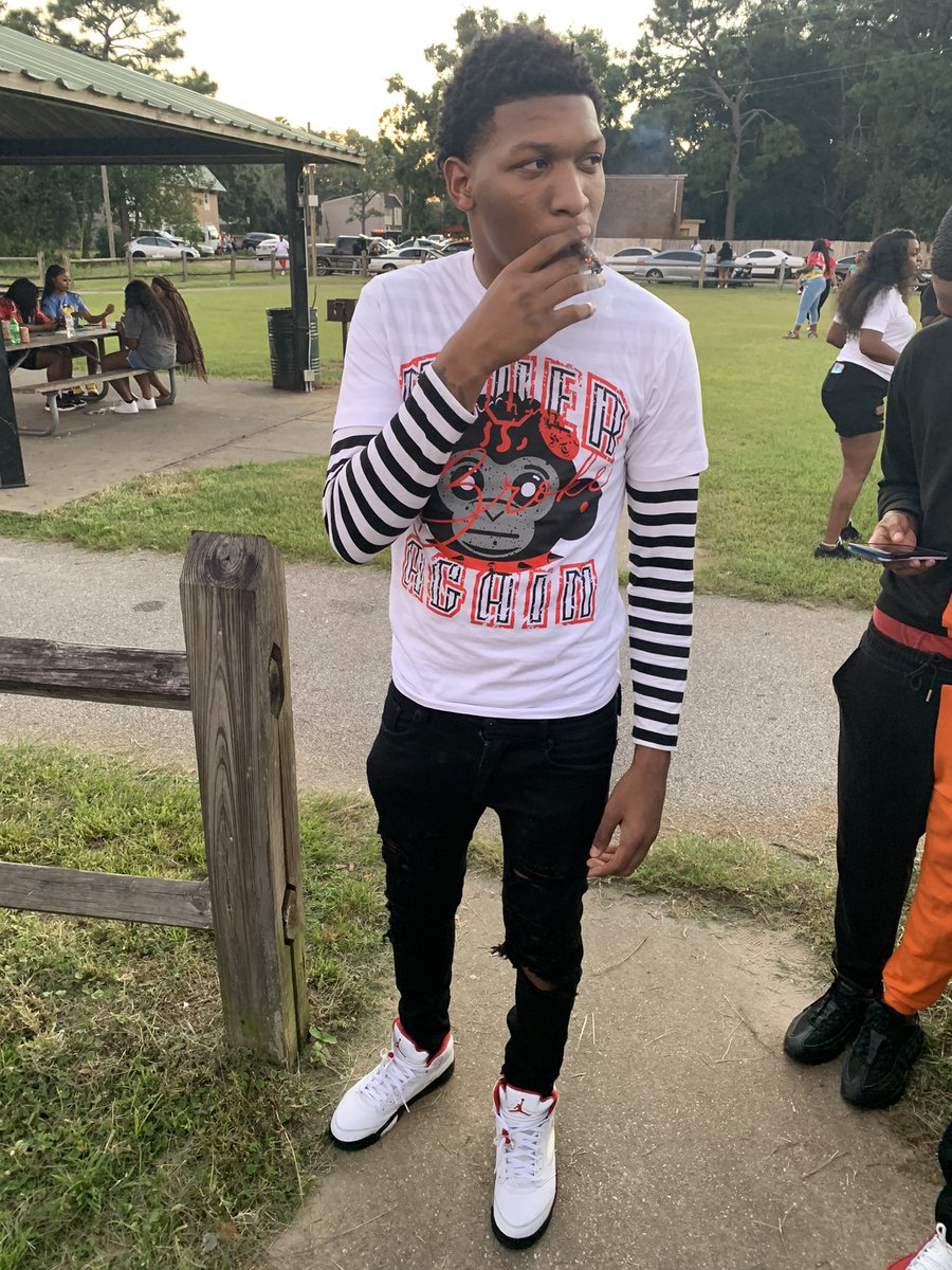 XzavianD's tweet image. Young Turnt Nigga I’m My Mama Son 🤷🏾‍♂️ I Can Go Gram For Gram These Ain’t My Brothers Funds 💰 
#LLMOON ❤️