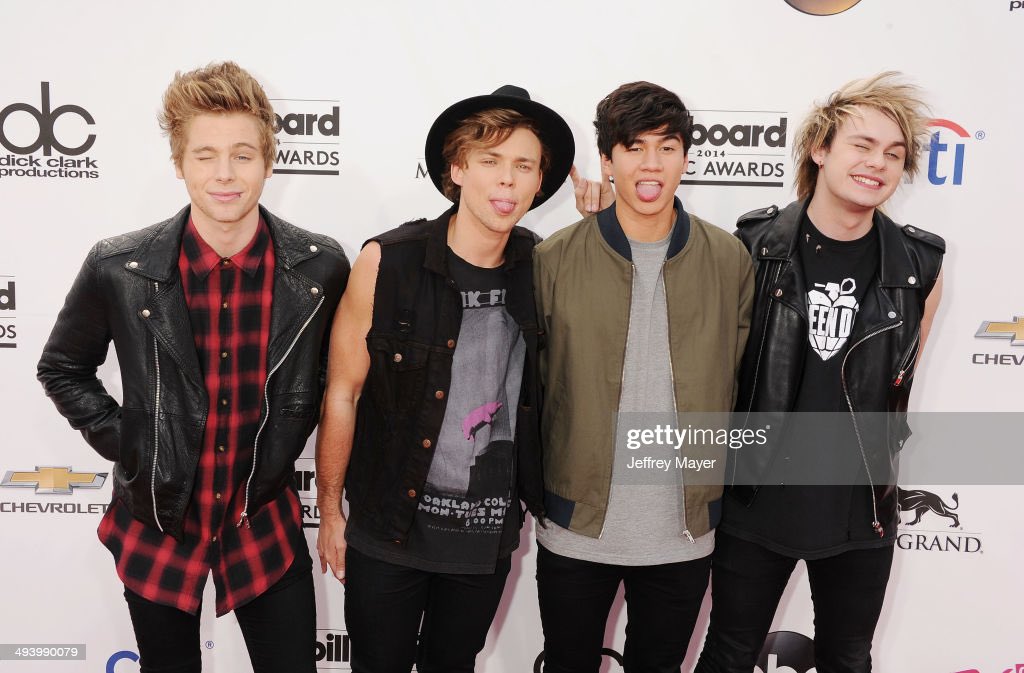 girlstalkcurls's tweet photo. i’m not okay https://t.co/ypG70r0ZKP
