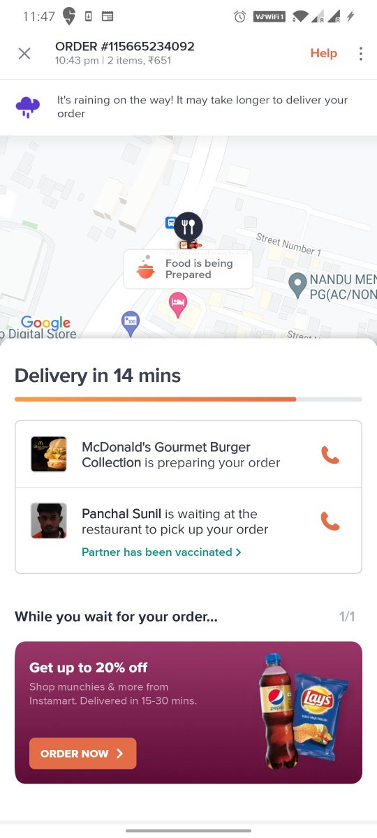 thegoyal's tweet photo. @swiggy_in @SwiggyCares 
Appaling is the service you are running a scam
Ordered from restaurant next door 
Get 51 minute delivery time
Talk to executive two times and raise tokens 
Then 50 minutes later get a calll that the restaurant is shut 

Running a broken company and system https://t.co/at8f4hlYgP