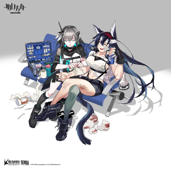 大陸公式より
https://t.co/9EO8t7Aglf
【作戦後の休憩】 NO.046US
あれ?出撃前のグレースロートはあれこれ文句言ってたのに、まさか今は自らブレイズに薬を塗るとは?
彼女たちはこんなに仲がよかったのか? 