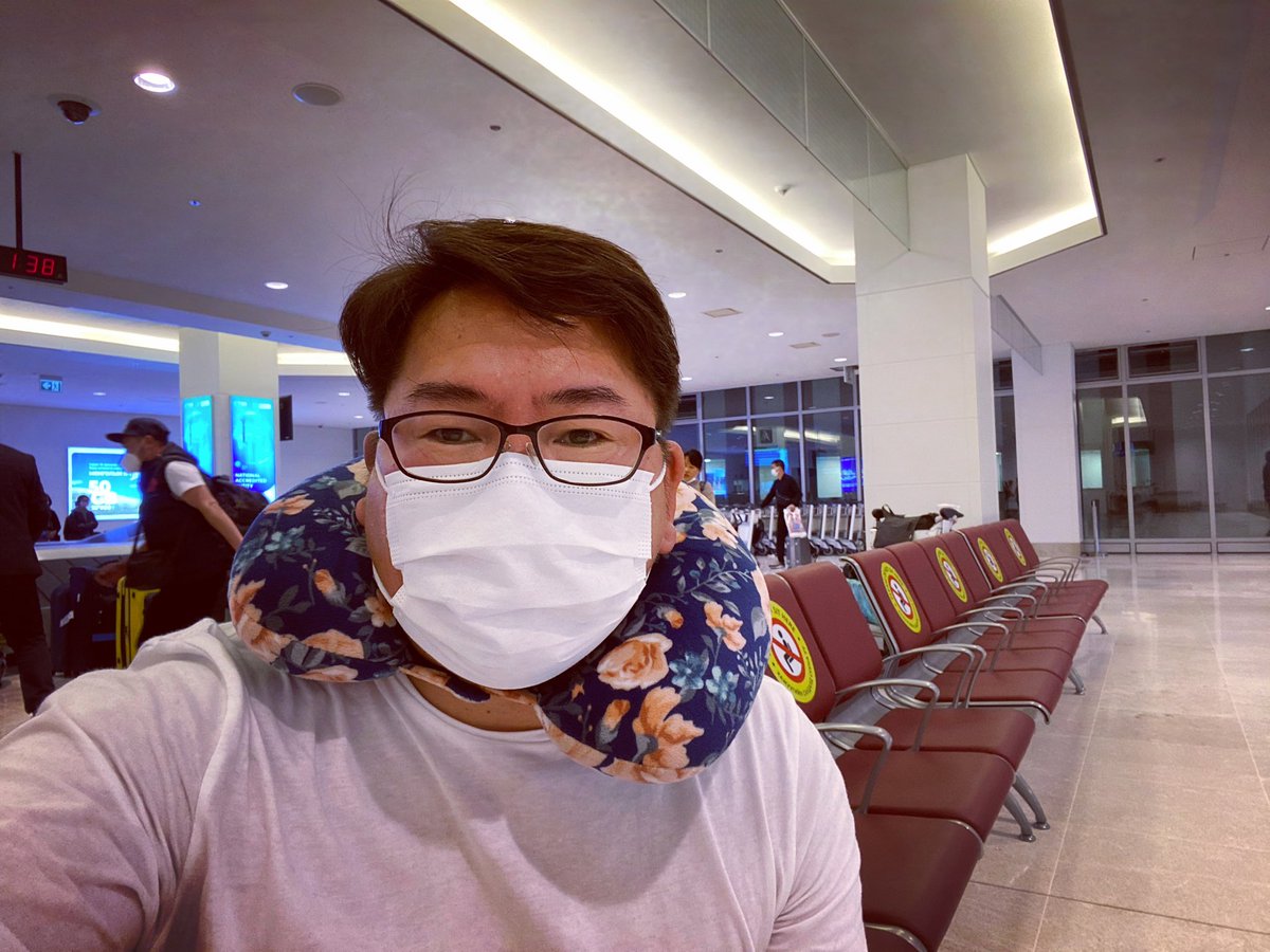 АНУ-д Интермедийн 72цаг PCR үзүүлд шууд орсон. Хятад вакцин этр хамаагүй. Турк мөн адил гэхдээ PCR хяналт гэж паспорт үзээд шуурхай оруулж бв. Түүврээр цөөн хүнээс PCR авсан. Монголд онгоцноос нэр дуудан буулгаж, түмний дунд регистр асууж, бүгдээс нь PCR авч бна. Түгжрээ тэнд бна