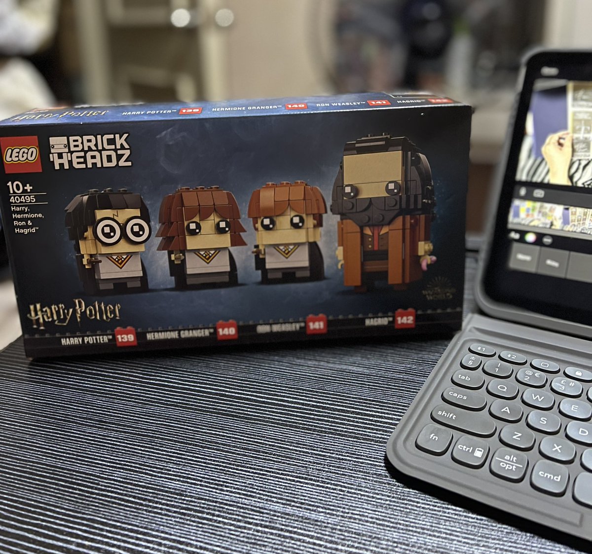 Bebs025's tweet photo. Am I ready to start this collection?! 🤭😅 Coz once I start, I can NEVER stop & turn my back on it 🤣
Aigoooo.. #PotterHeadForLife 😎🤙🏻
#HarryPotter #HarryPotterLego #BebsHarryPotterLegoCollection https://t.co/0iCF5Gcy7X