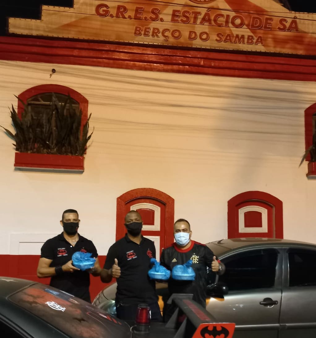 rubro_cavaleiro's tweet image. Equipe Cavaleiro Rubro Negro em Ação Social no Centro da Cidade junto com os Voluntários do Coração Solidário !!#cavaleirorubronegro #coracaosolidario #parcerias #acaosocial
#solidariedade #uniaodobem#amor#empatia
#GresEstácioDeSá #BerçoDoSamba #VESTIRUBRONEGRO #Carnaval2022 #CRF