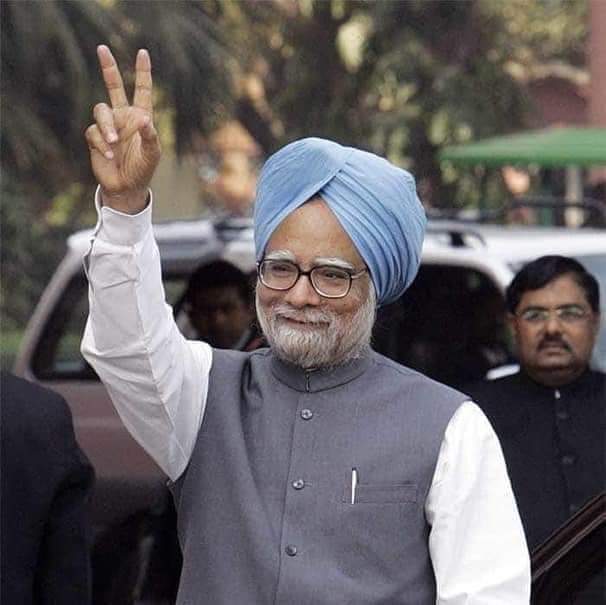 mr_mukim's tweet photo. हजारों जवाबों से अच्छी हैआपकी खामोशी...
ना जाने कितने सवालों की आबरु रखी..!!🤫

इस शेर के जरिये #मीडिया के सवालों का #जवाब देने वाले पूर्व PM #डॉ_मनमोहन_सिंह_जी को जन्मदिन की शुभकामनायें व बधाई https://t.co/qn45rUI1cd