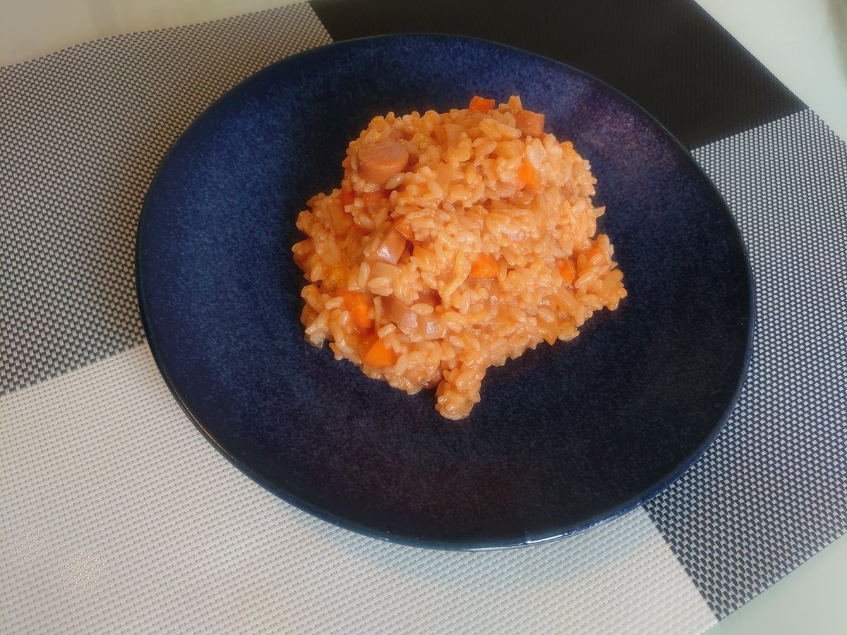 SOg6c8EbgmijNqP's tweet photo. Why don't you eat tomato rizotto
with me ?
#tomatorizotto
#eatinglunch https://t.co/8N3635pU9x
