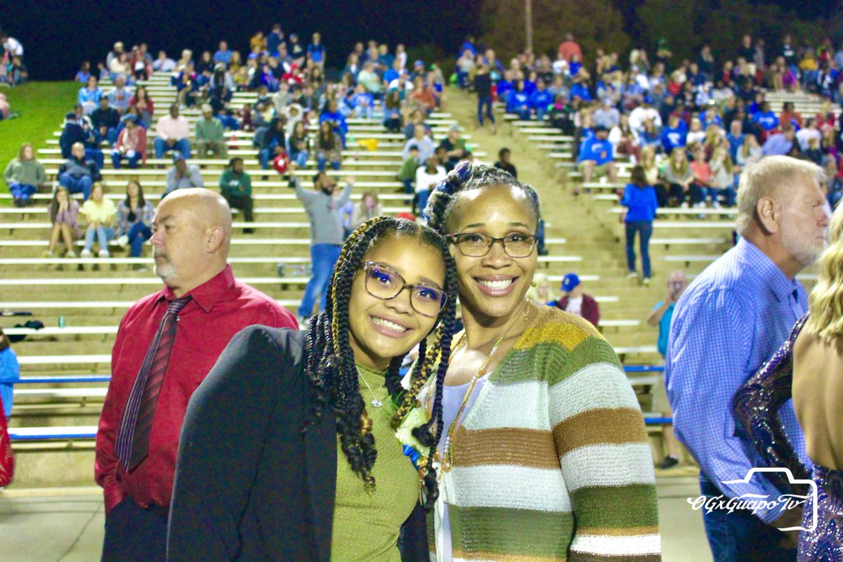 _OGxGuapo's tweet photo. Homecoming at Royal Stadium ⚔️📸 https://t.co/lolT1b2aGk
