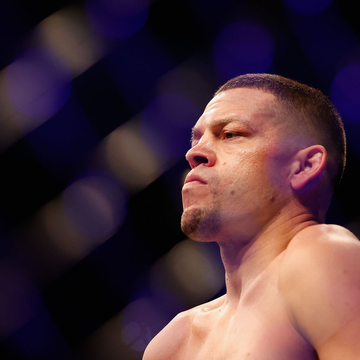 RobinRody1's tweet photo. #NateDiaz drunk gave up
No juice #UFC266 https://t.co/m1eleCydZk