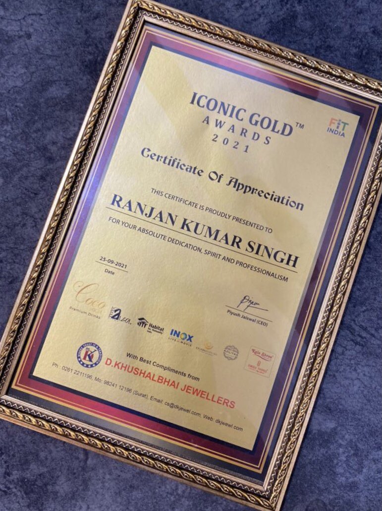 singhranjankuma's tweet photo. ICONIC GOLD AWARDS 2021
Best director of the year 
#singhranjankumar https://t.co/IyOBxlmjzc
