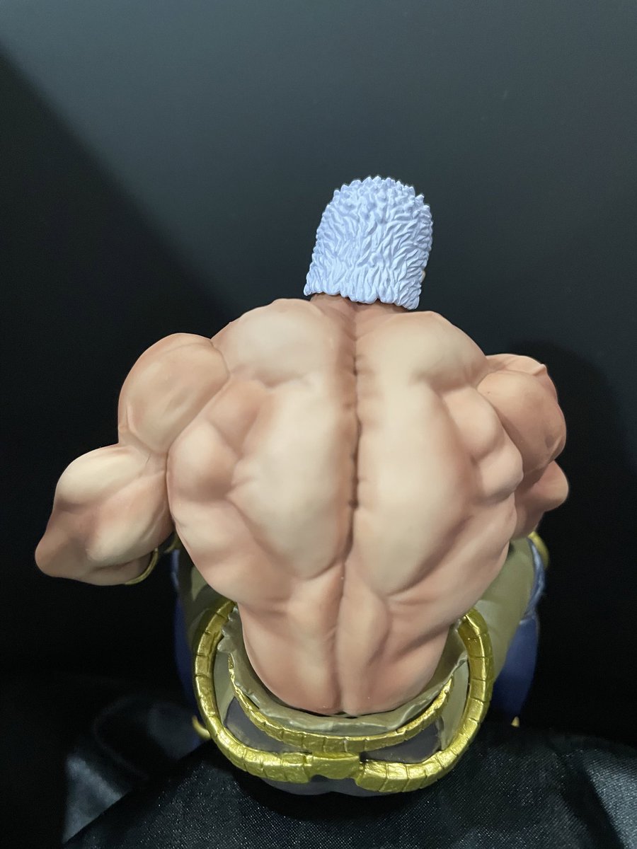 atlantis8355's tweet photo. 【おすすめ💪フィギュア】
注目アイテム投入中💦
#北斗の拳
ぬーどるストッパーフィギュア
#ラオウ
サイズ約13cm

言ったはずだ！
俺は天を握ると‼︎👊💥👊💥👊💥

鍛えて過ぎた‼︎肩甲挙筋ヤバイ😲

アトランへGO🦈💨
Have a nice day👍 https://t.co/iGsrJ88KEv