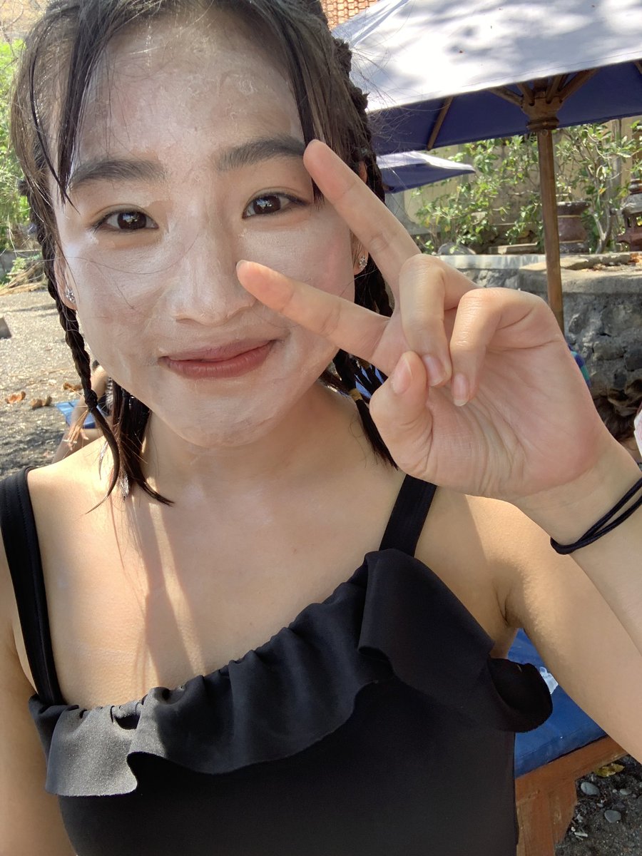 Haruka_NKGW10's tweet photo. 日焼け止めちゃんと塗って海入ってくる😂👍🏻 guys kalo main di pantai jangan lupa pake sunblock ya😂 https://t.co/yLCWAcFtAe