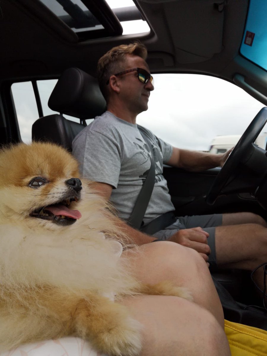 Great to see <a href="/PenFarthing/">Pen Farthing</a> reunited with his dogs as they come out of quarantine, after he rescued them from Kabul. Shame on those who seek to undermine the reputation &amp; heroism of this man who left none of his people or animals behind in Afghanistan <a href="/PeterEgan6/">Peter Egan</a> #OperationArk