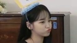tiny__chaewon's tweet image. she 😗😗