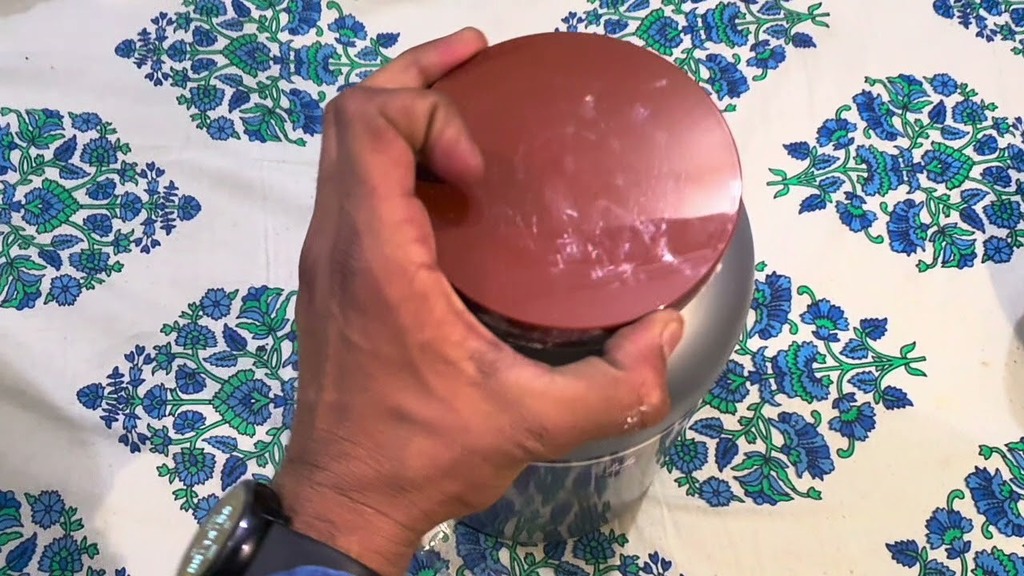 dshrmaofficial's tweet photo. 0:49 Unboxing starts here.
#isopure #whey #protein

In this video I am unboxing ISOPURE ZERO CARB.

Use this videos to authenticate your product by matching it with the one shown in the video.
What to check?
1. Inner seal
2. Outer seal
3. Spelling mistak… https://t.co/wgJGvK3RhP https://t.co/a0juPYJEEi