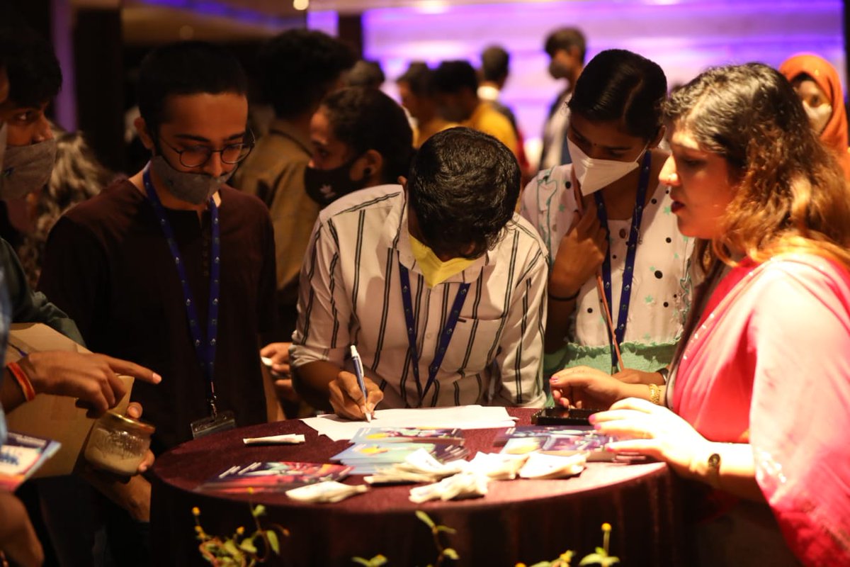 atriauniversity's tweet photo. The students look like they're having a ball! From VR gaming to building chariots, they're doing it all! A practical and fun-filled introduction to the studios. #beyonderconvergence #AtriaUniversity #learningtolearn #Gaming #GrowFood #StudentRacing #BlockPrinting #ScreenPrinting https://t.co/ed2GGjnEWV