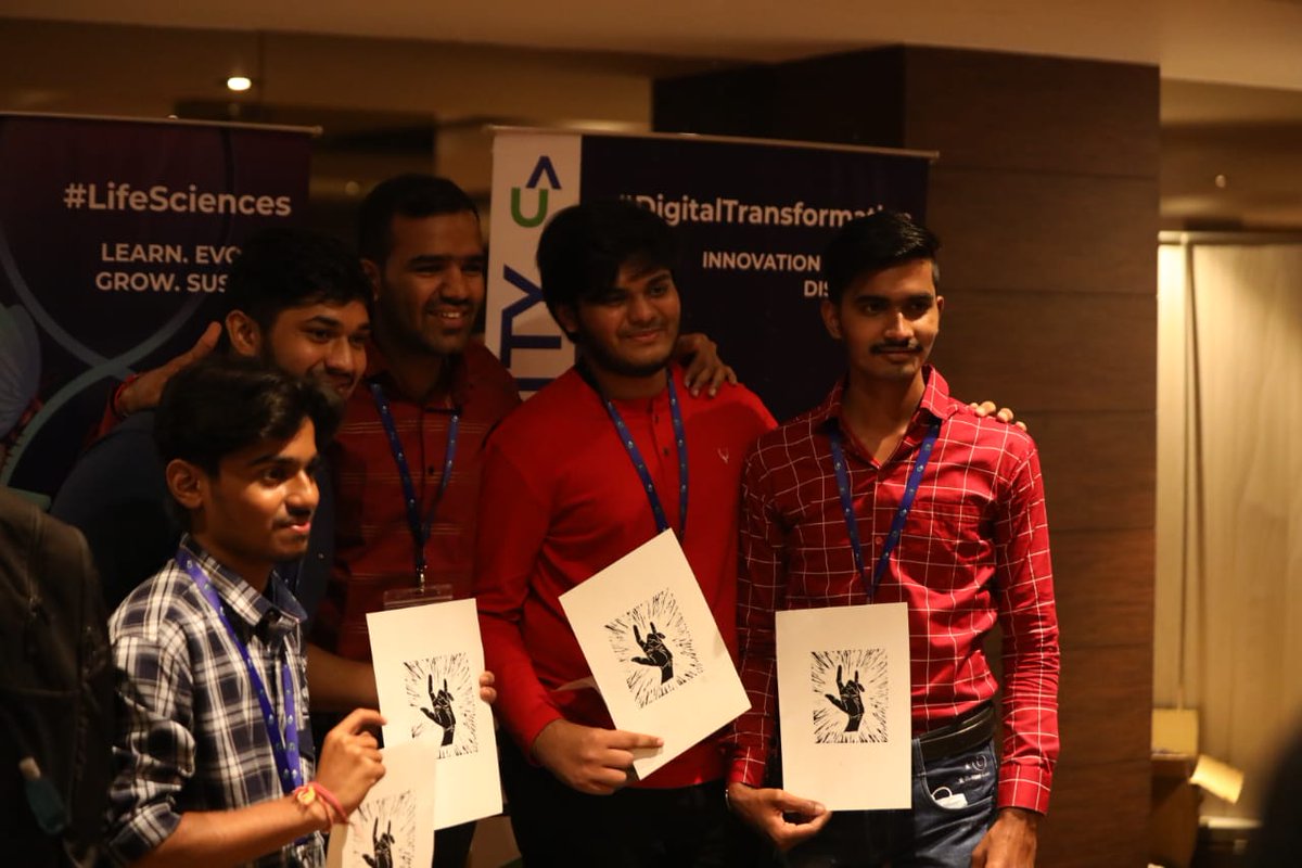 atriauniversity's tweet photo. The students look like they're having a ball! From VR gaming to building chariots, they're doing it all! A practical and fun-filled introduction to the studios. #beyonderconvergence #AtriaUniversity #learningtolearn #Gaming #GrowFood #StudentRacing #BlockPrinting #ScreenPrinting https://t.co/ed2GGjnEWV
